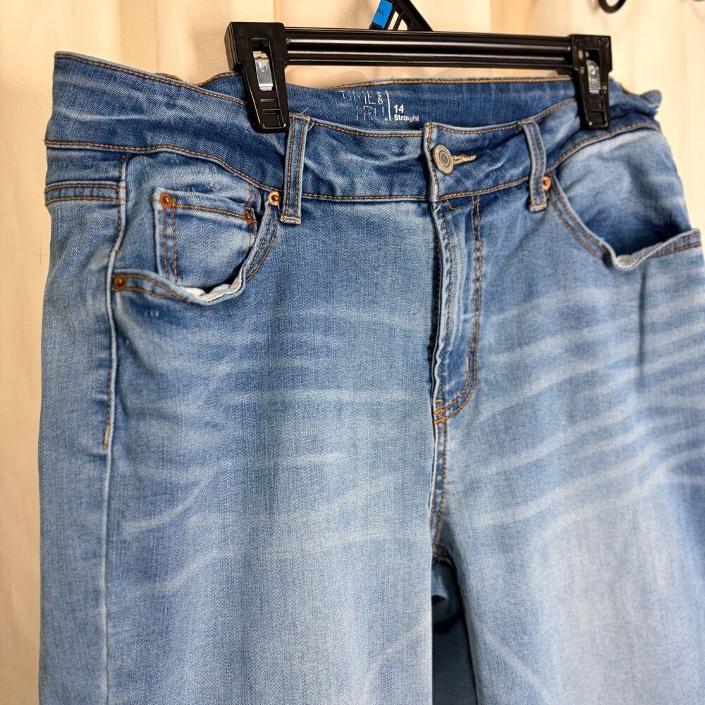 Medium Wash Straight Leg Jeans Size 14 Time and Tru Minimalist Indie Denim